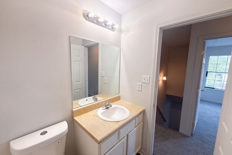 Photo 10 of 14 of 8917 Natures Pond Way, Knoxville, TN