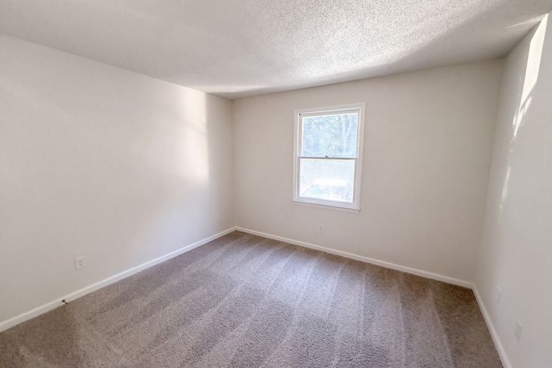 Photo 11 of 19 of 101 Carriage House Dr, Kannapolis, NC