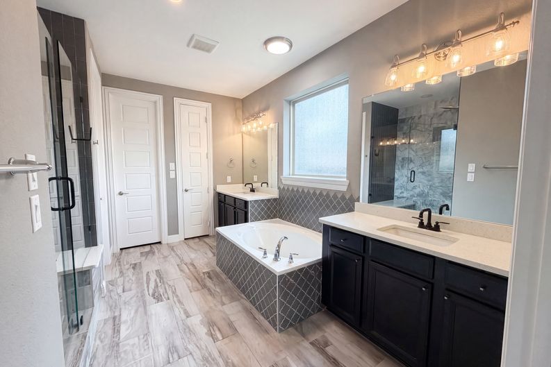 Photo 10 of 42 of 7221 Durand Dr, Irving, TX