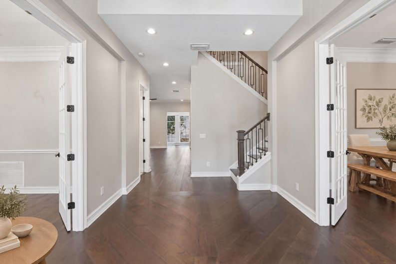Photo 10 of 62 of 5105 W Neptune Way, Tampa, FL