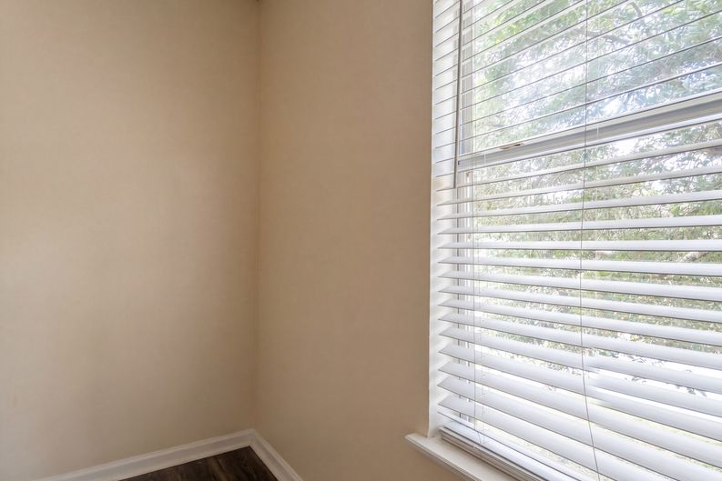 Photo 14 of 27 of 7002 Beekman Lake Dr, Jacksonville, FL