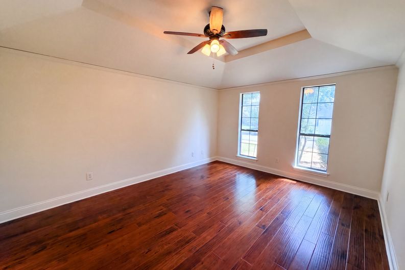 Photo 12 of 19 of 512 W Jefferson St, Wylie, TX