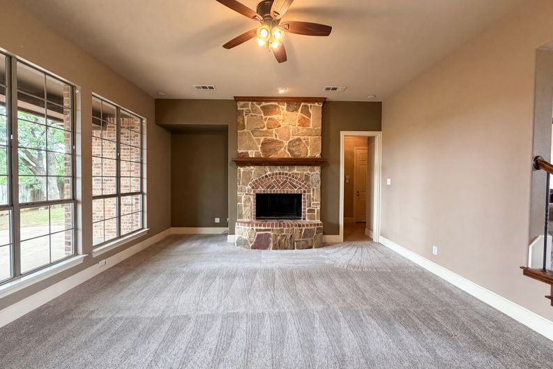 Photo 9 of 30 of 928 Homestead Dr, Keller, TX