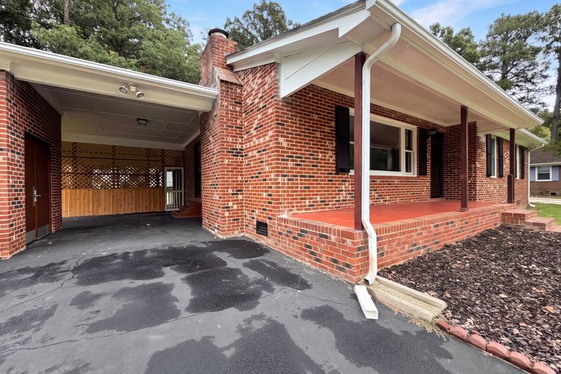 Photo 15 of 19 of 1311 Brucemont Dr, Garner, NC