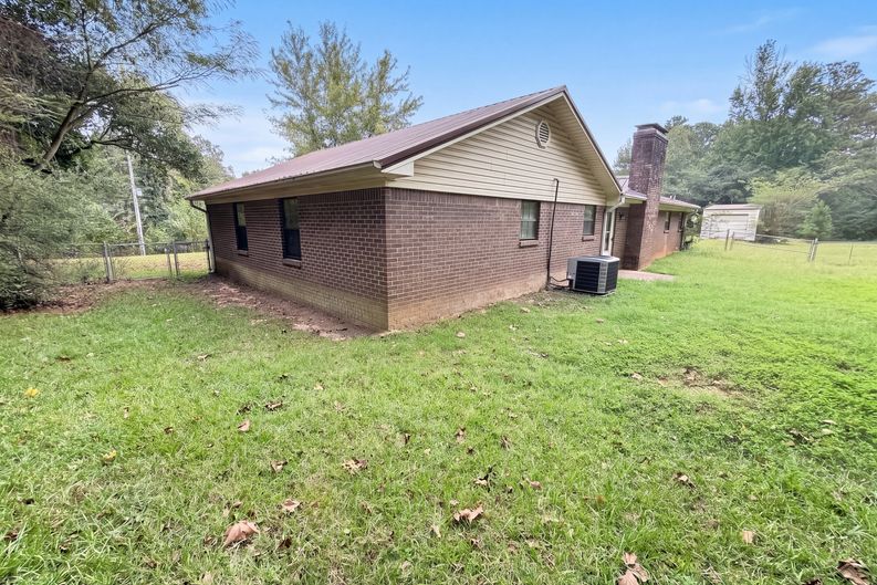 Photo 19 of 23 of 6732 County Road 50, Jemison, AL