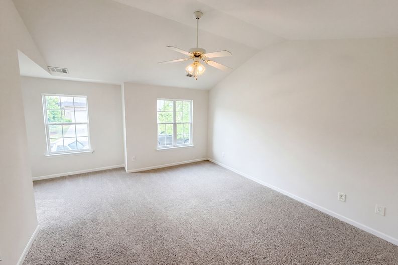 Photo 13 of 21 of 6126 Hickory Lane Dr, Union City, GA
