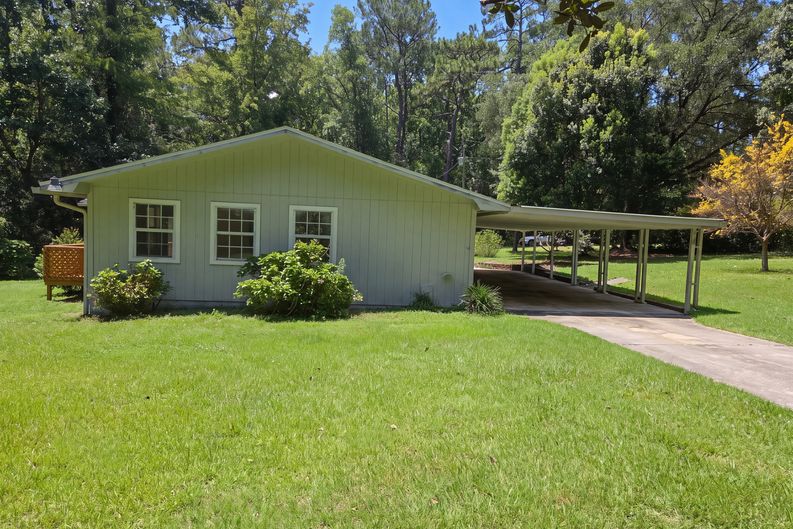 Photo 28 of 34 of 97 Walnut Ave, Defuniak Springs, FL