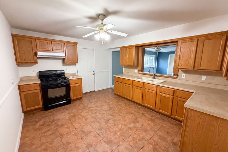 Photo 3 of 18 of 1607 N 17th St, Belleville, IL