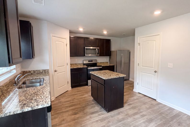 Photo 10 of 33 of 1300 Mills Cove Dr, Covington, GA