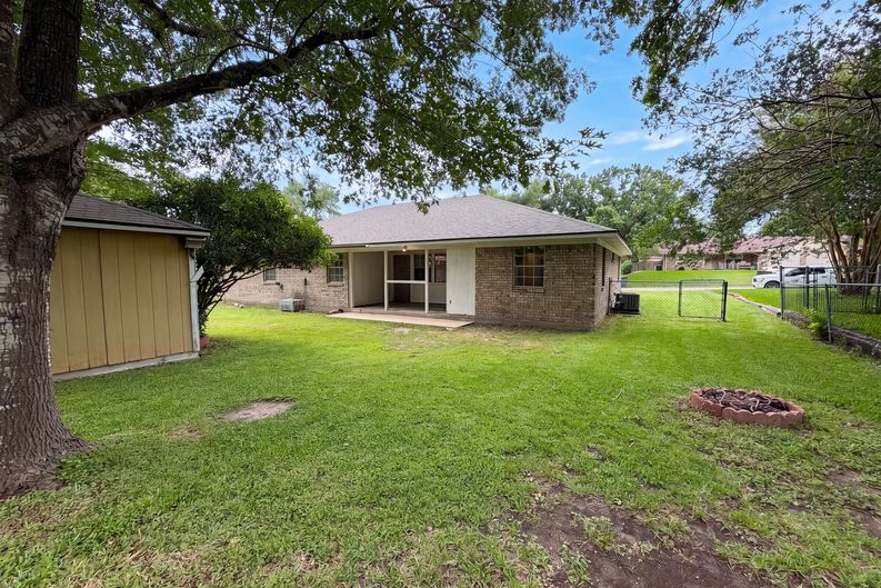 Photo 5 of 16 of 410 Cole Ave, Temple, TX