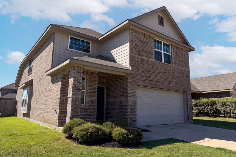 Photo 19 of 21 of 1713 Blue Jay Dr, Ennis, TX