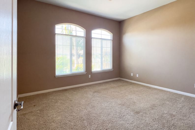 Photo 18 of 35 of 11904 Kenseth St, Bakersfield, CA