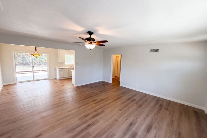 Photo 3 of 20 of 3924 Grandon Ave, San Marcos, CA