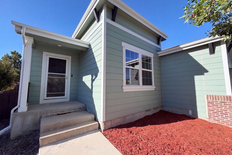 Photo 22 of 27 of 10009 Strathfield Ln, Highlands Ranch, CO