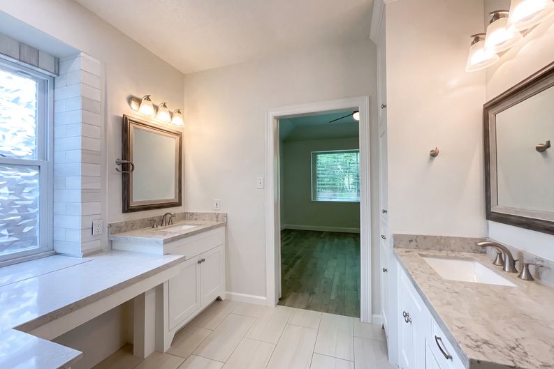 Photo 14 of 20 of 7107 Sweet Violet Trl, Humble, TX