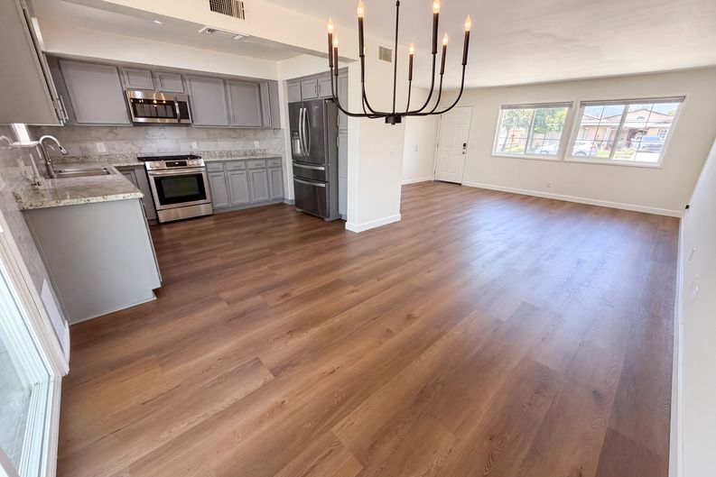 Photo 8 of 30 of 21312 E Greenhaven St, Covina, CA