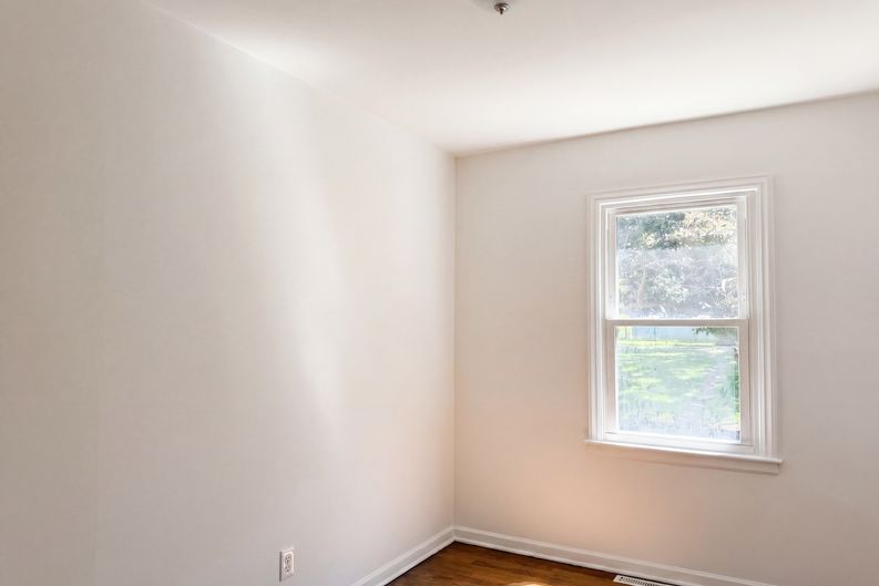 Photo 4 of 20 of 5333 N Euclid Ave, Kansas City, MO