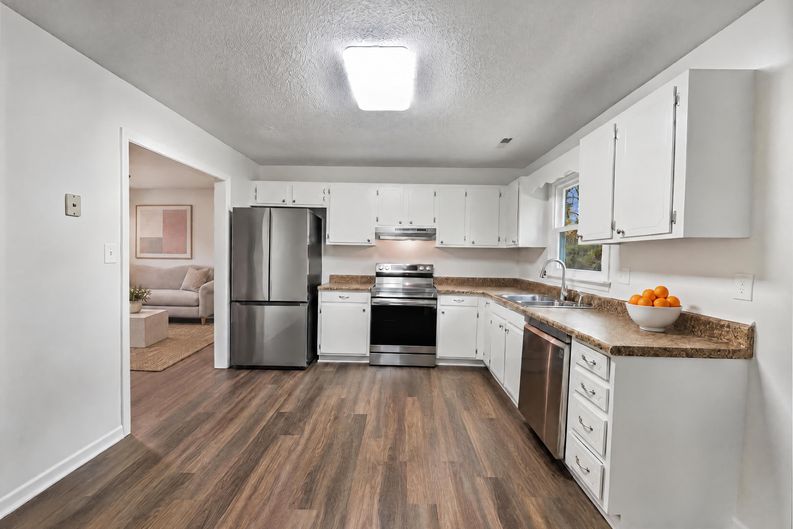 Photo 11 of 18 of 4051 Gordon Ct, Winston Salem, NC