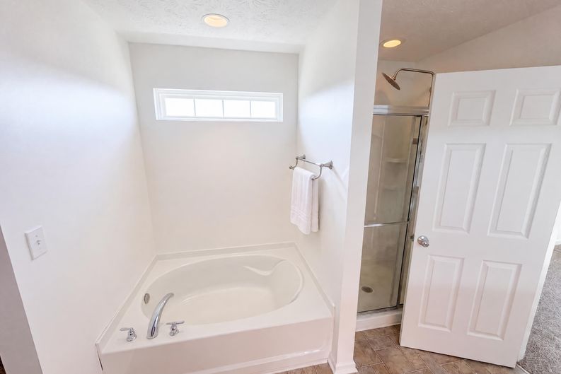 Photo 13 of 36 of 2899 Armaugh Dr, Brownsburg, IN
