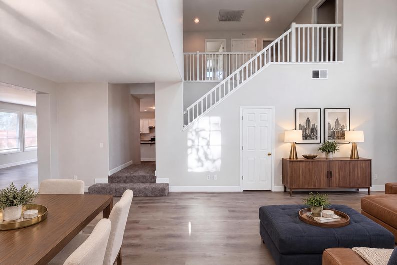 Photo 9 of 35 of 2571 Cantara Ct, Sacramento, CA