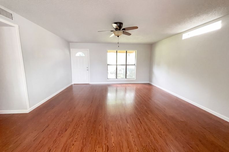 Photo 3 of 16 of 3801 Grecian Ct, Plano, TX