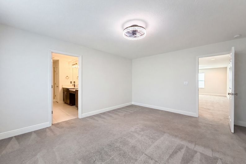 Photo 4 of 33 of 12643 Horseshoe Bend Dr, Lithia, FL