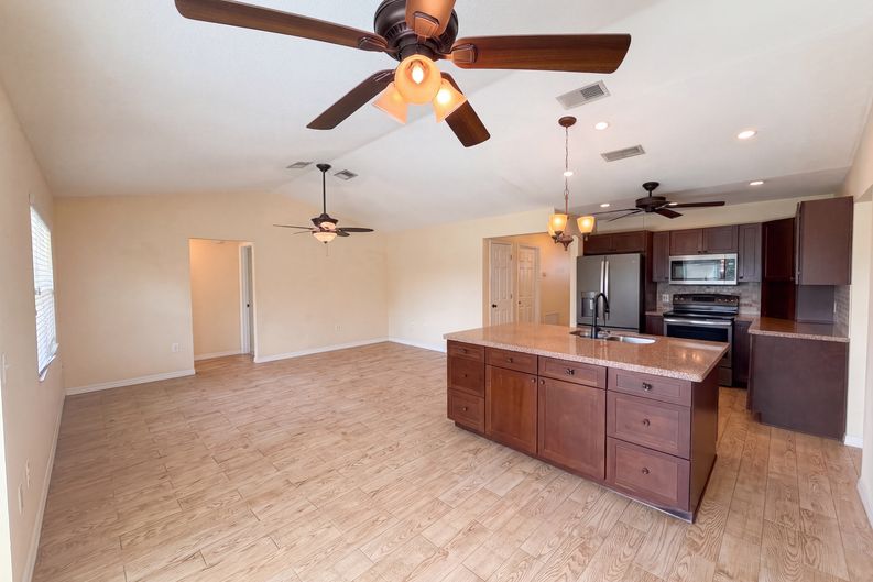 Photo 15 of 44 of 4573 Bayridge Ct, Spring Hill, FL
