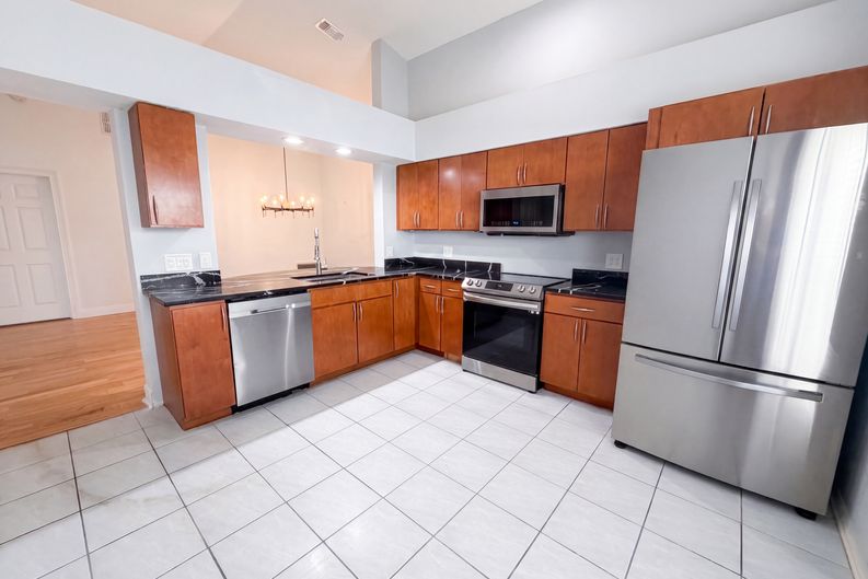 Photo 9 of 21 of 1204 Tiger Wood Ct, Valrico, FL