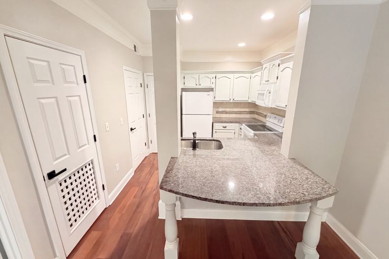 Photo 22 of 34 of 2700 Pine Tree Rd NE, Atlanta, GA