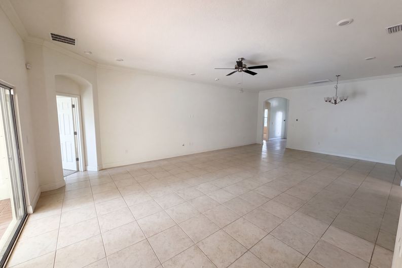 Photo 12 of 32 of 6435 Monserrat Dr, Vero Beach, FL