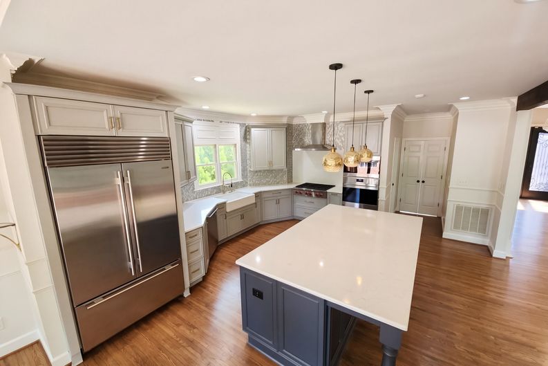 Photo 8 of 45 of 5064 Greystone Way, Hoover, AL