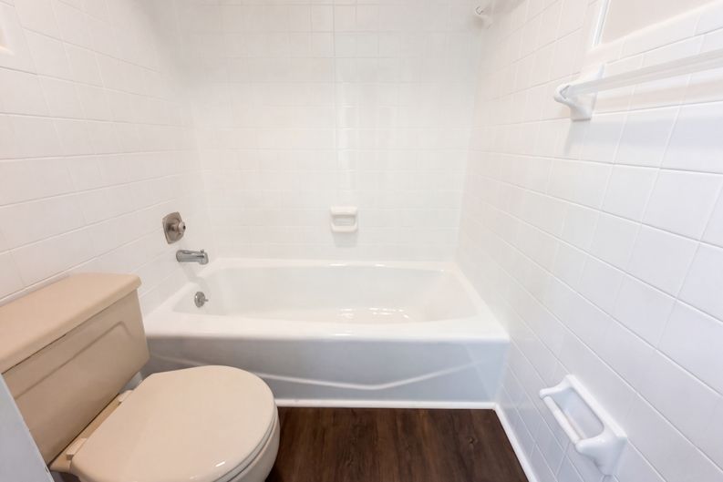 Photo 12 of 21 of 8022 Timber Lake Ln, Sarasota, FL