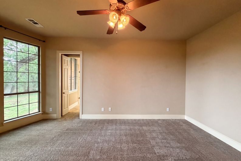 Photo 12 of 30 of 928 Homestead Dr, Keller, TX