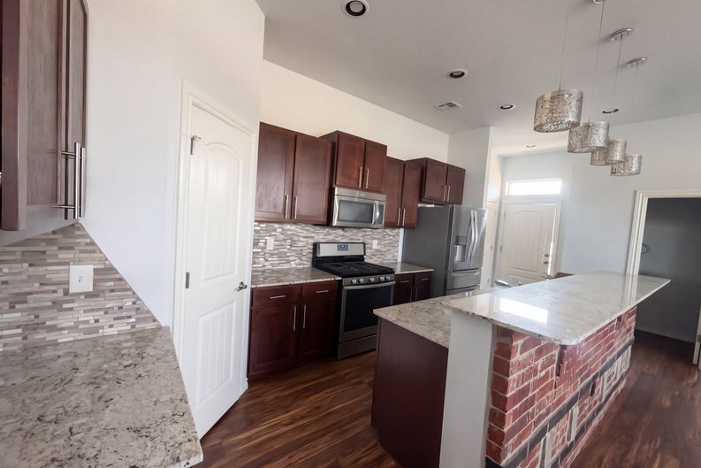Photo 6 of 29 of 549 S Fretz Ave, Edmond, OK