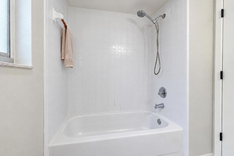 Photo 16 of 22 of 1572 Deerfield Ave, Deltona, FL