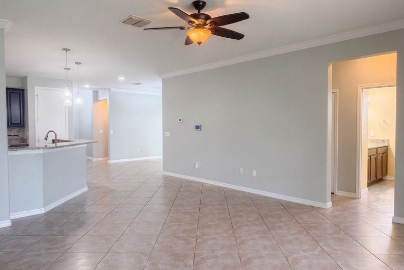 Photo 14 of 37 of 626 Tanana Fall Dr, Ruskin, FL