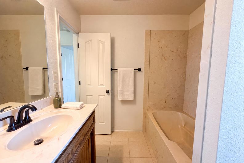 Photo 10 of 17 of 5415 Foxhill Rd, Temple, TX