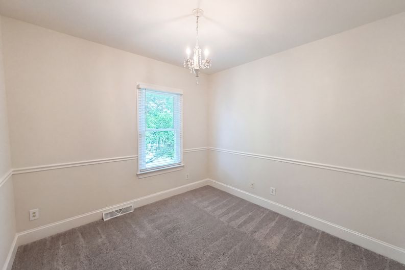 Photo 17 of 21 of 7906 Elphin Ct, Charlotte, NC