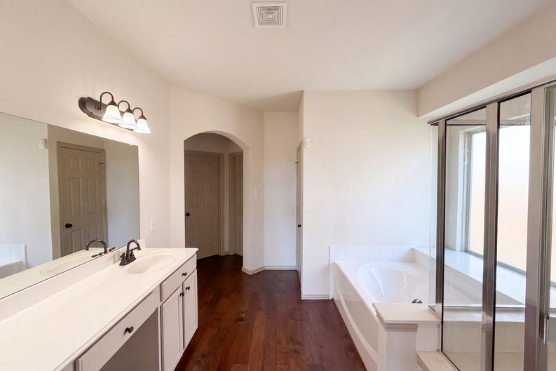 Photo 18 of 29 of 8152 Black Sumac Dr, Fort Worth, TX