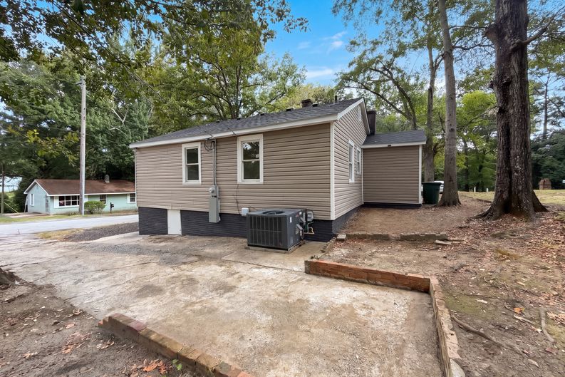 Photo 5 of 16 of 4300 Hulda Ave, Columbia, SC