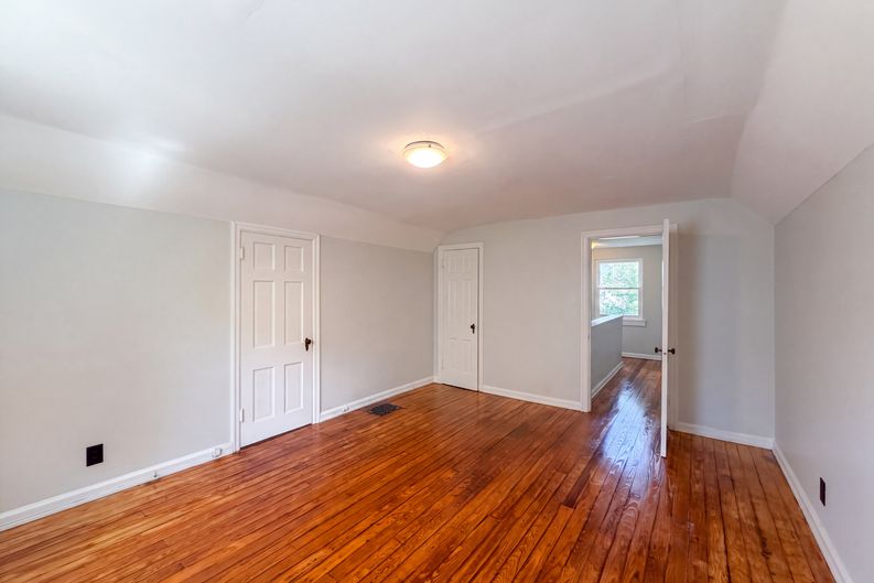 Photo 9 of 21 of 1304 Coolidge Ave, Cincinnati, OH