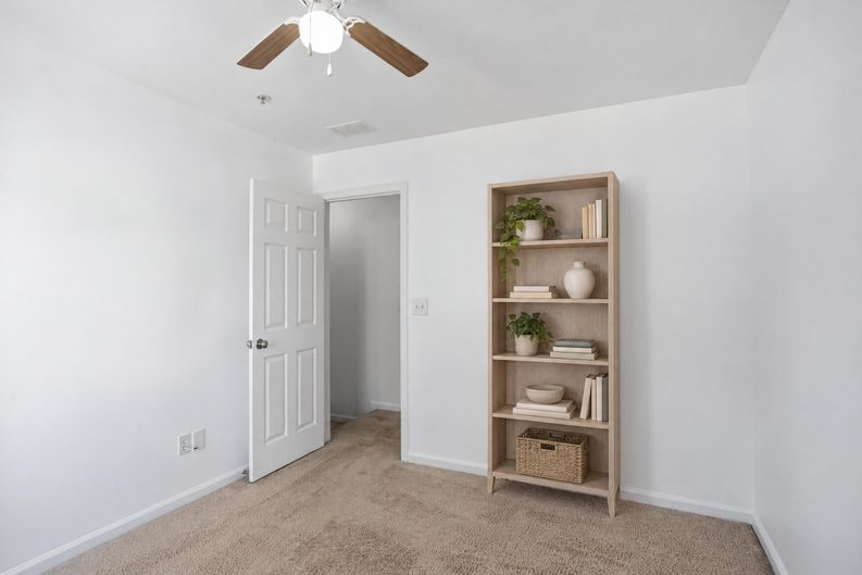Photo 14 of 29 of 313 Balaban Cir, Woodstock, GA