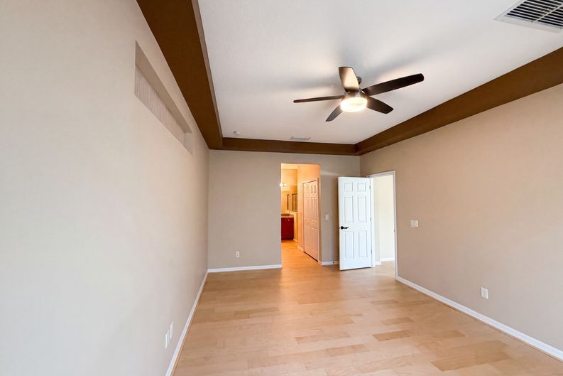 Photo 4 of 27 of 5605 Windsong Oak Dr, Leesburg, FL