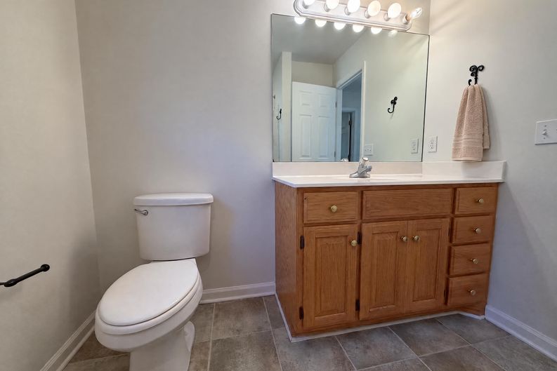 Photo 28 of 42 of 702 Lone Oak Dr, Pegram, TN