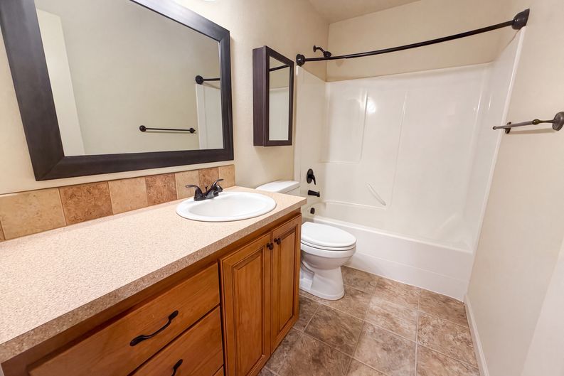 Photo 11 of 19 of 2817 SE Condor Ave, Gresham, OR