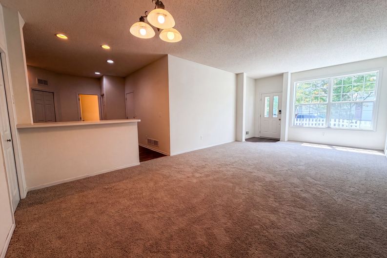 Photo 4 of 21 of 5221 Robin Ln, Farmington, MN