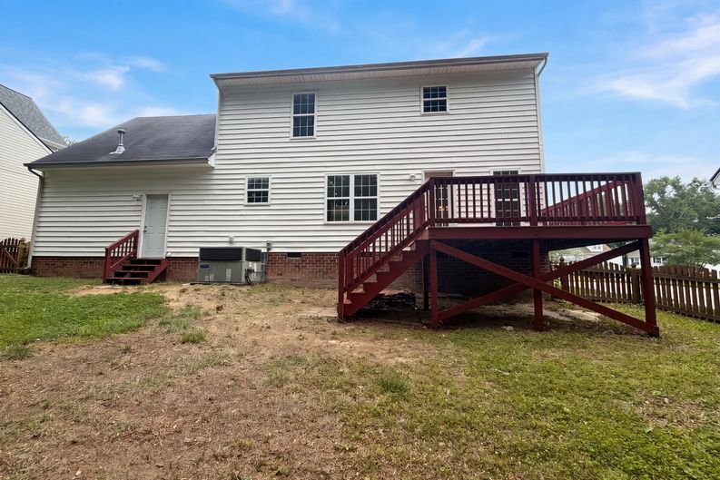 Photo 5 of 21 of 128 Morena Dr, Holly Springs, NC