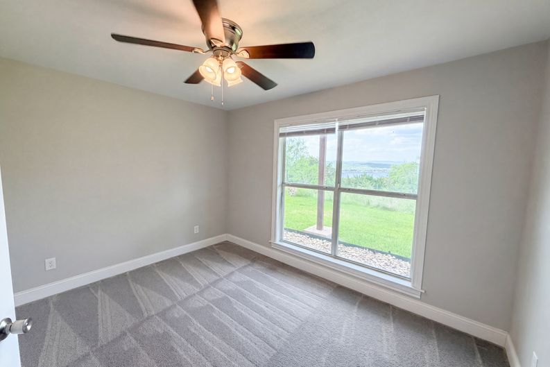Photo 4 of 18 of 3216 Poe Cv, Lago Vista, TX