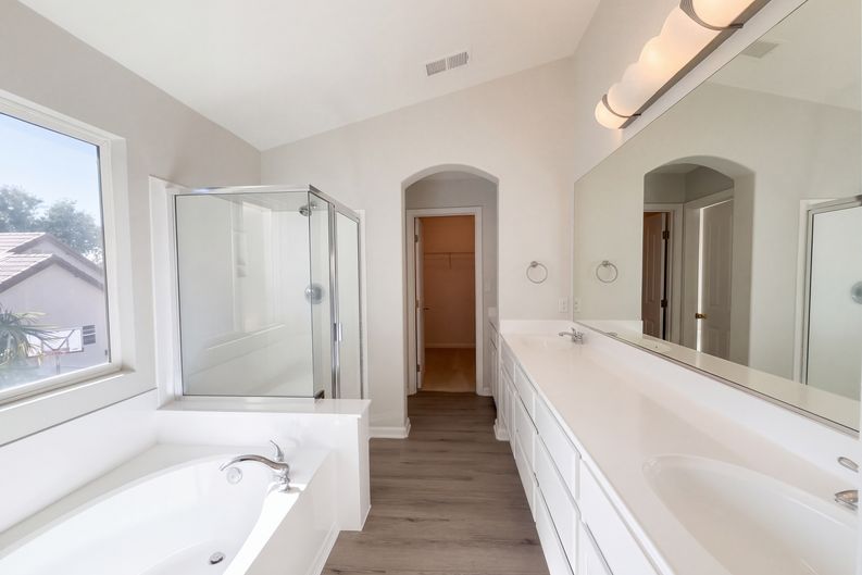 Photo 14 of 21 of 5124 Bissett Way, Sacramento, CA
