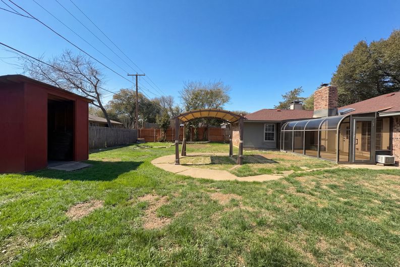 Photo 17 of 18 of 5310 Firewood Dr, Arlington, TX